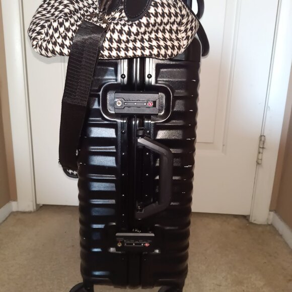 Luggage And Duffle Bag Set - Picture 2 of 10